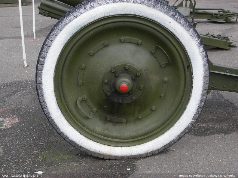 am_76_2_mm_gun_03.jpg